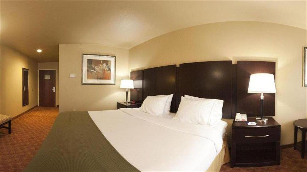 Holiday Inn Express Hotel & Suites Muskogee, An Ihg Hotel Екстер'єр фото