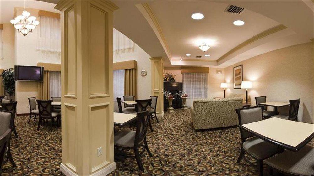 Holiday Inn Express Hotel & Suites Muskogee, An Ihg Hotel Екстер'єр фото