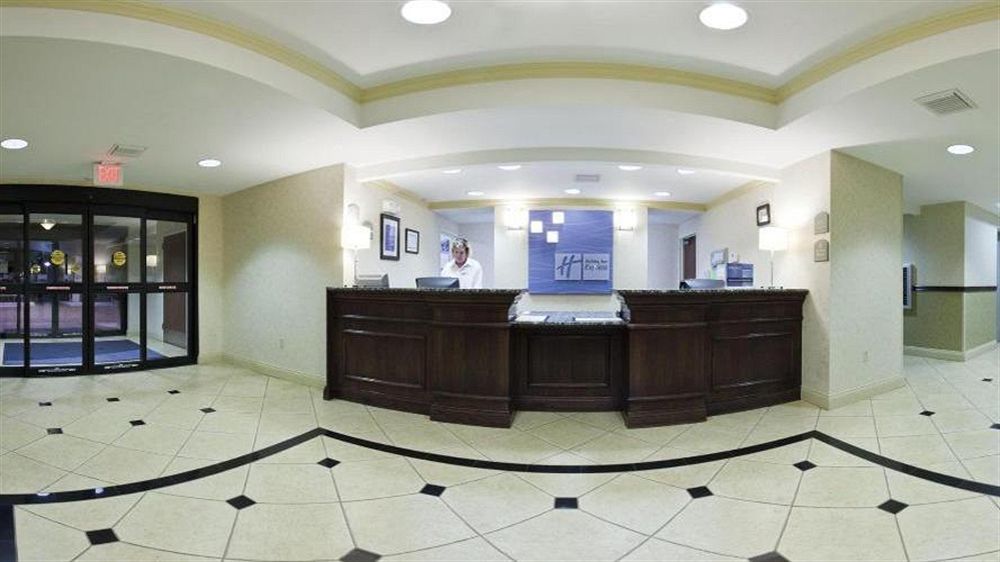 Holiday Inn Express Hotel & Suites Muskogee, An Ihg Hotel Екстер'єр фото